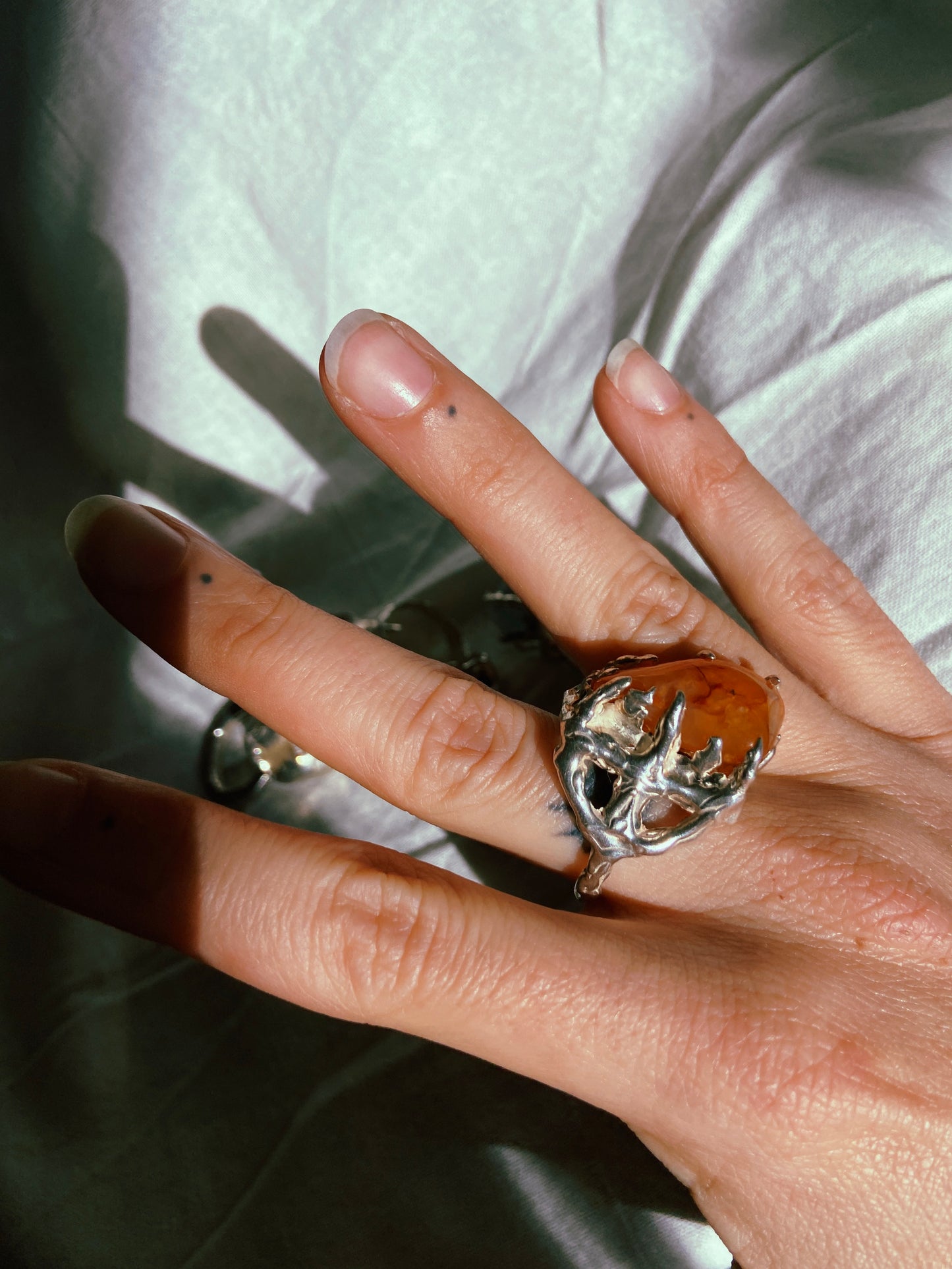 Anillo Devilish A.Cornalina